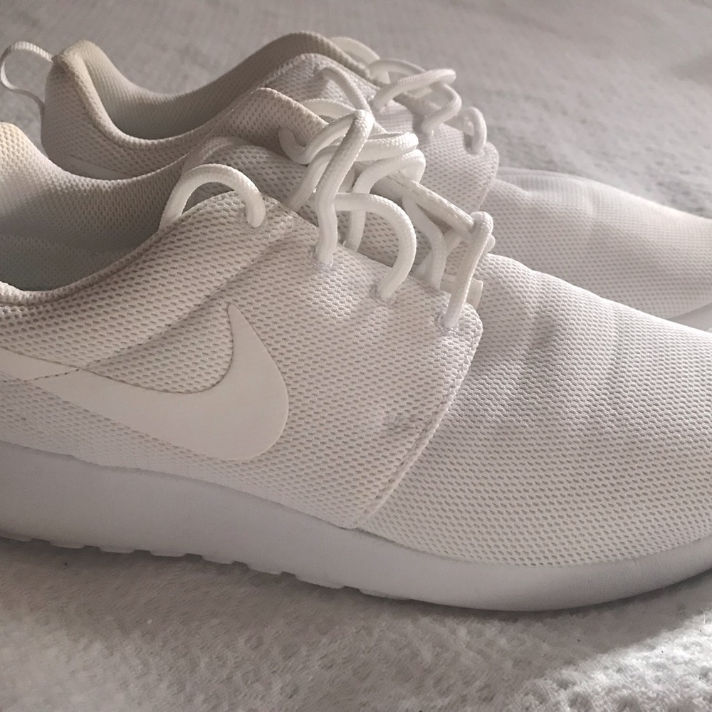 Nike Women’s Sneakers Size 9